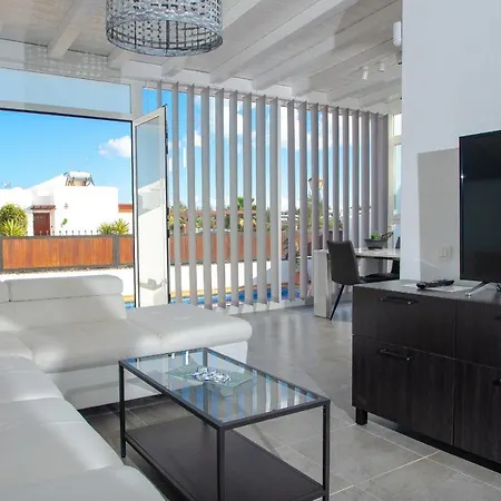 Sunset Playa Blanca Villa